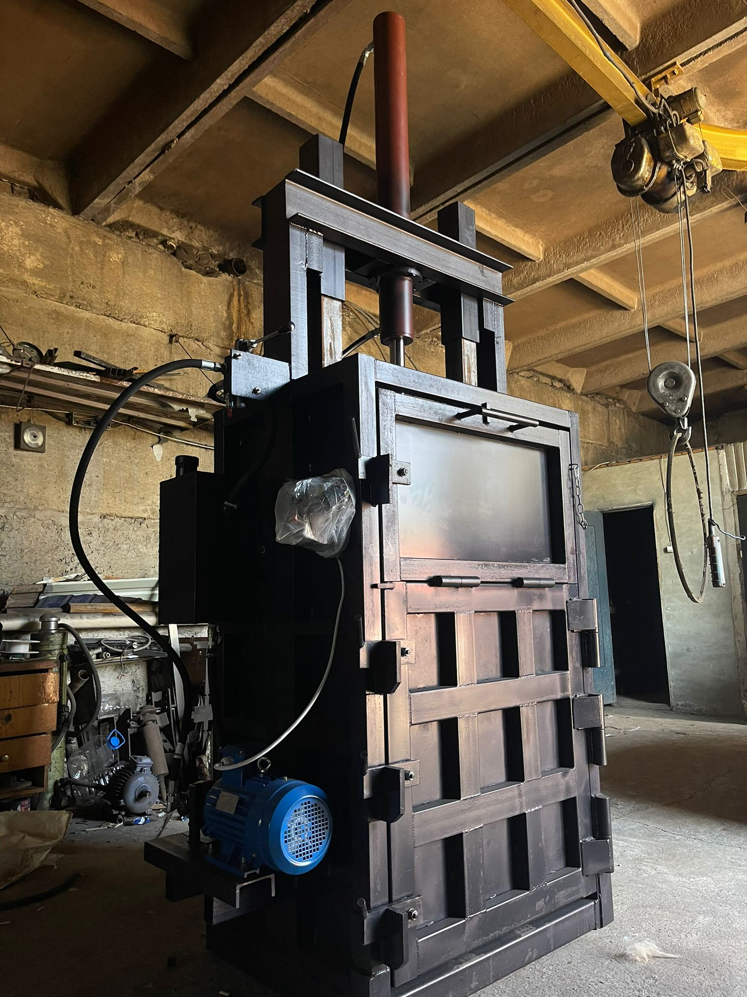 пресс для макулатуры усилие 16т Semechka пресс для макулатуры усилие 16т